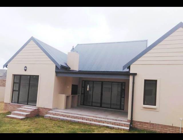 3 BEDROOM TOWNHOUSE RENTED IN LORRAINE